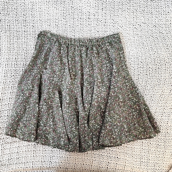 Wishlist Ditsy Floral Moss Green Mini Skirt, Size S - Picture 4 of 7